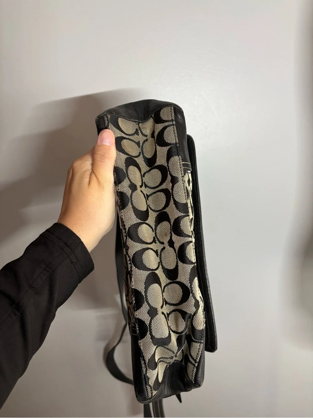 Vintage Y2K Coach Hampton Signature Canvas Crossbody Bag
